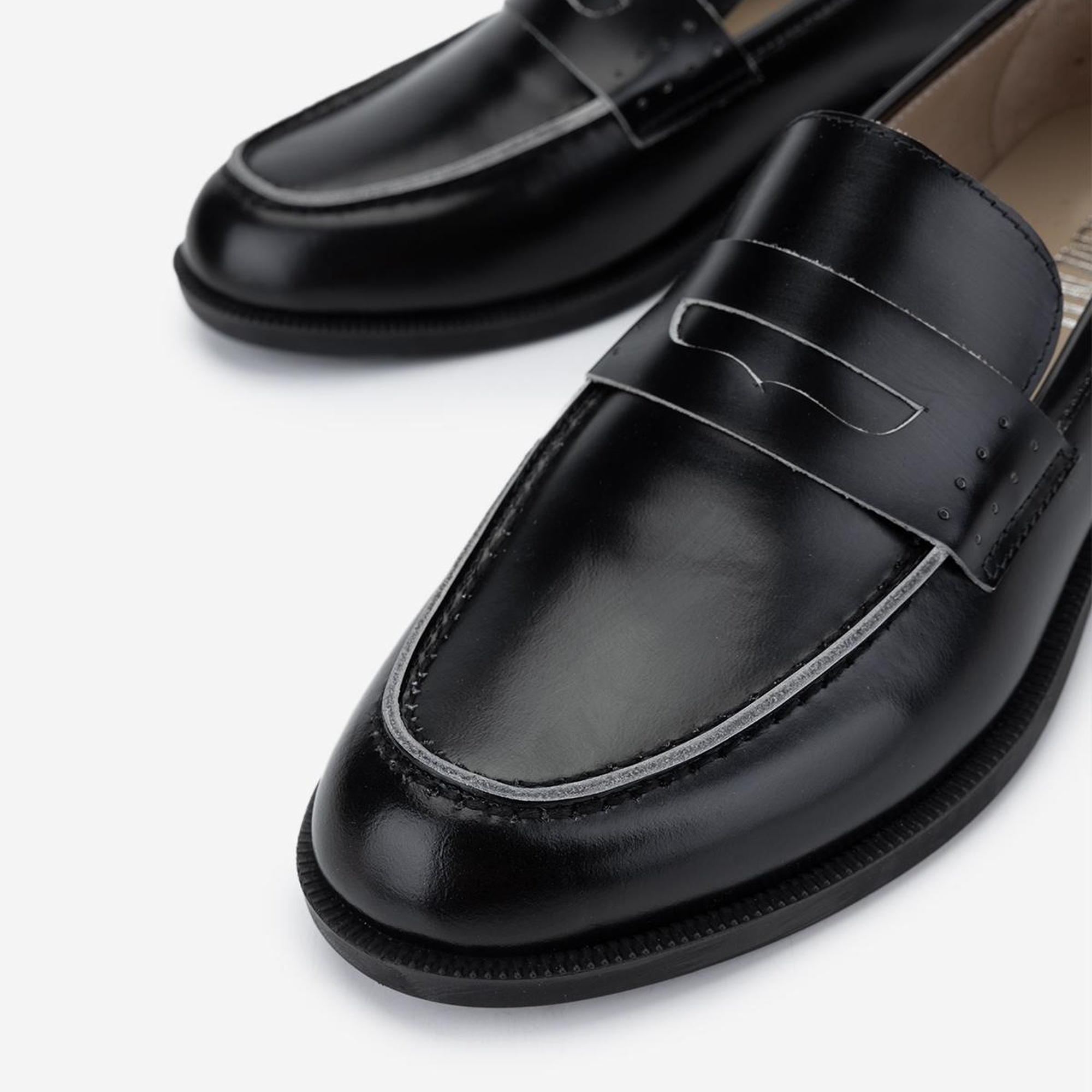 Valmenti Kadın Hakiki Deri Siyah Loafer Ayakkabı