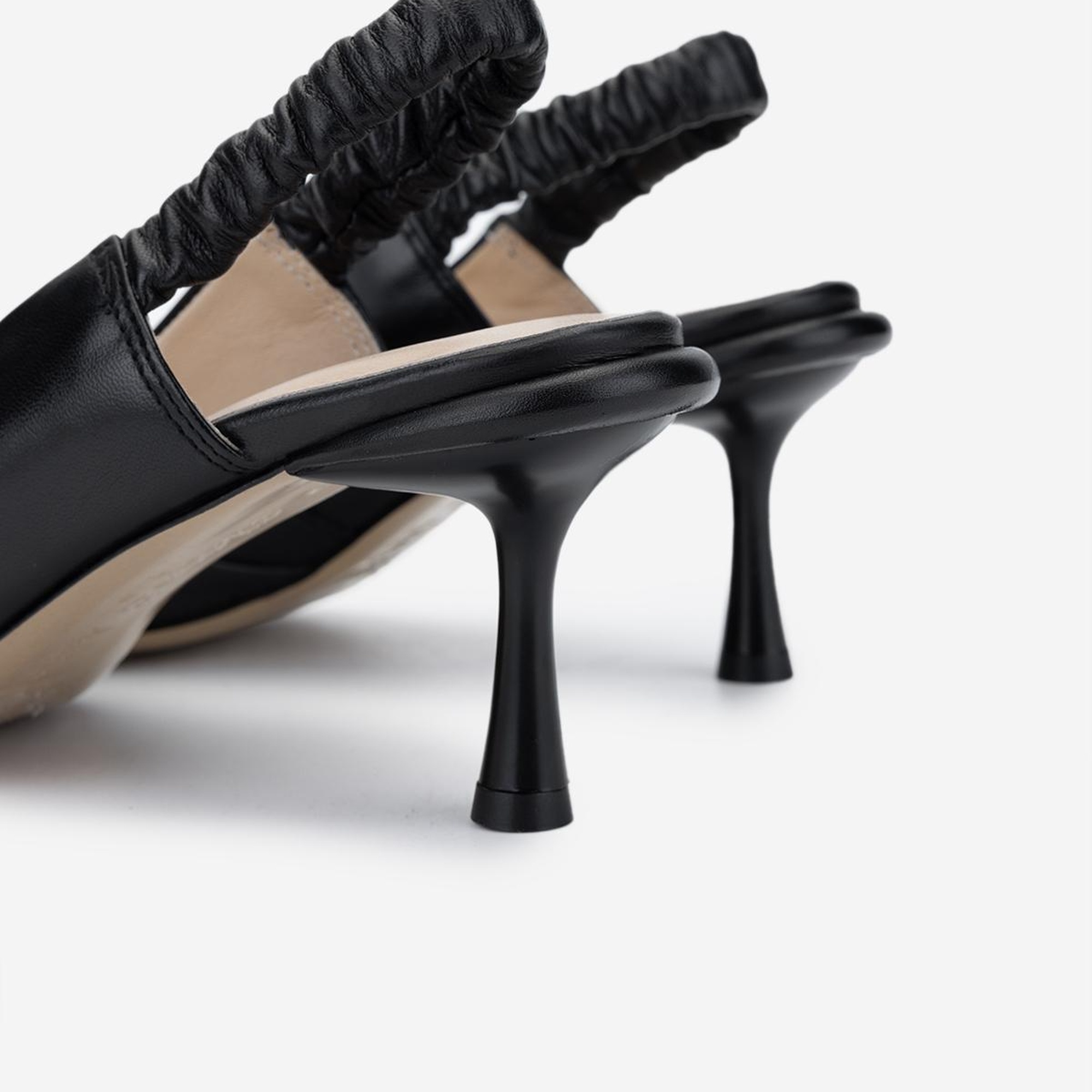 Valmenti Kadın Siyah Topuklu Ayakkabı