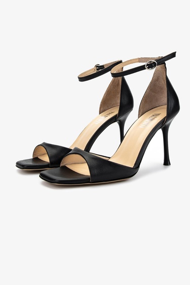  Valmenti Kadın Siyah Deri Topuklu Ayakkabı