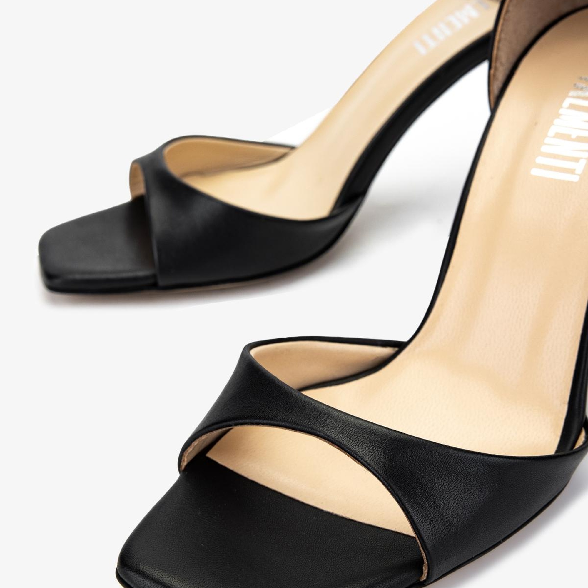 Valmenti Kadın Siyah Deri Topuklu Ayakkabı