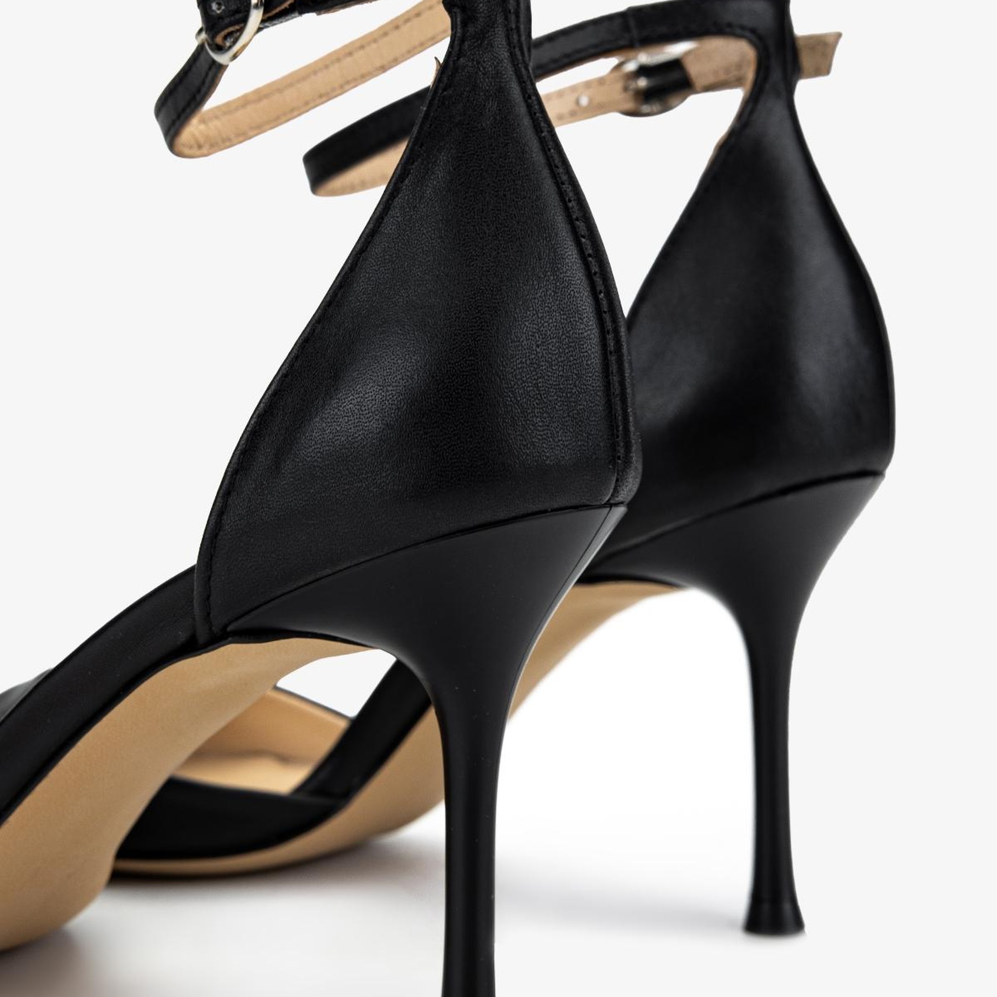 Valmenti Kadın Siyah Deri Topuklu Ayakkabı