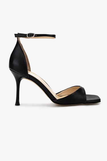  Valmenti Kadın Siyah Deri Topuklu Ayakkabı