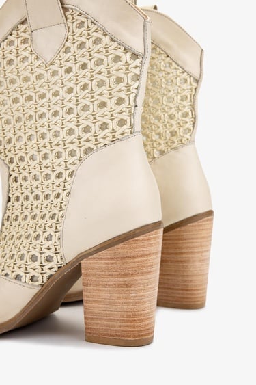  Valmenti Kadın Deri & Tekstil Bej Topuklu Çizme