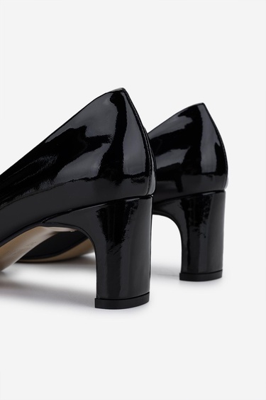  Valmenti Kadın Hakiki Deri Siyah Rugan Topuklu Ayakkabı