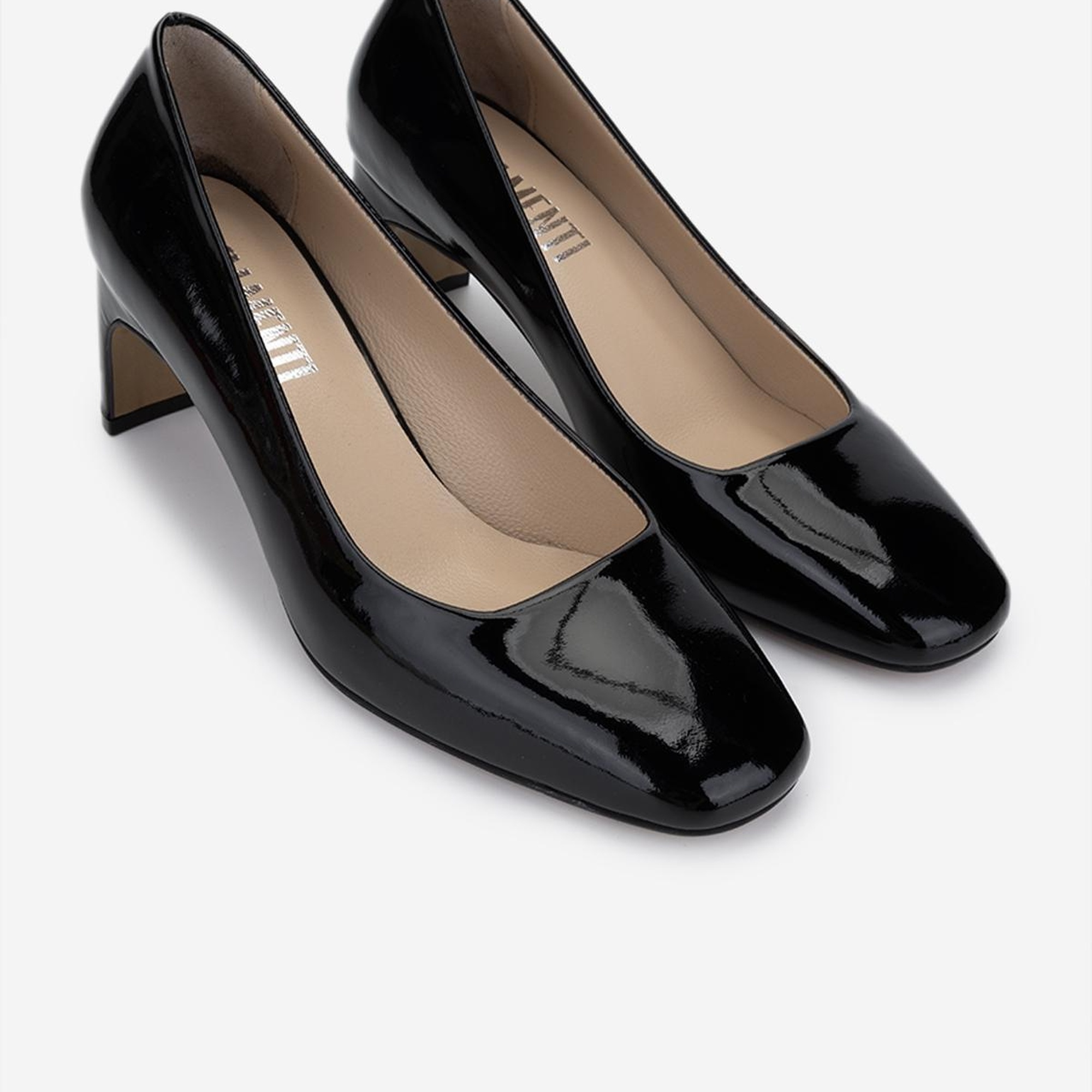 Valmenti Kadın Hakiki Deri Siyah Rugan Topuklu Ayakkabı