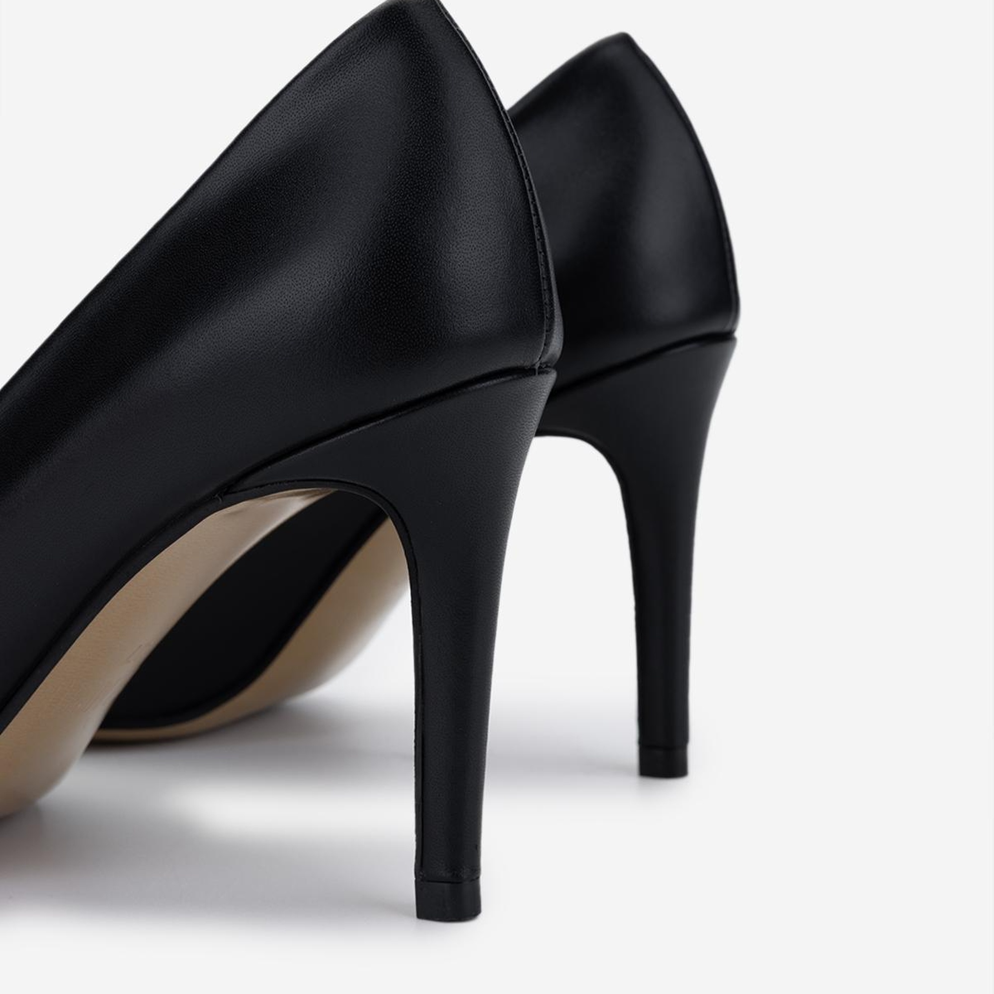 Valmenti Kadın Hakiki Deri Siyah Deri Topuklu Ayakkabı