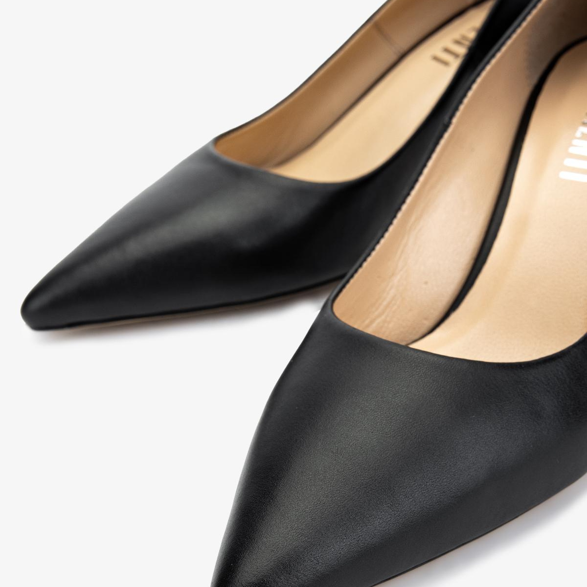 Valmenti Kadın Siyah Deri Topuklu Ayakkabı