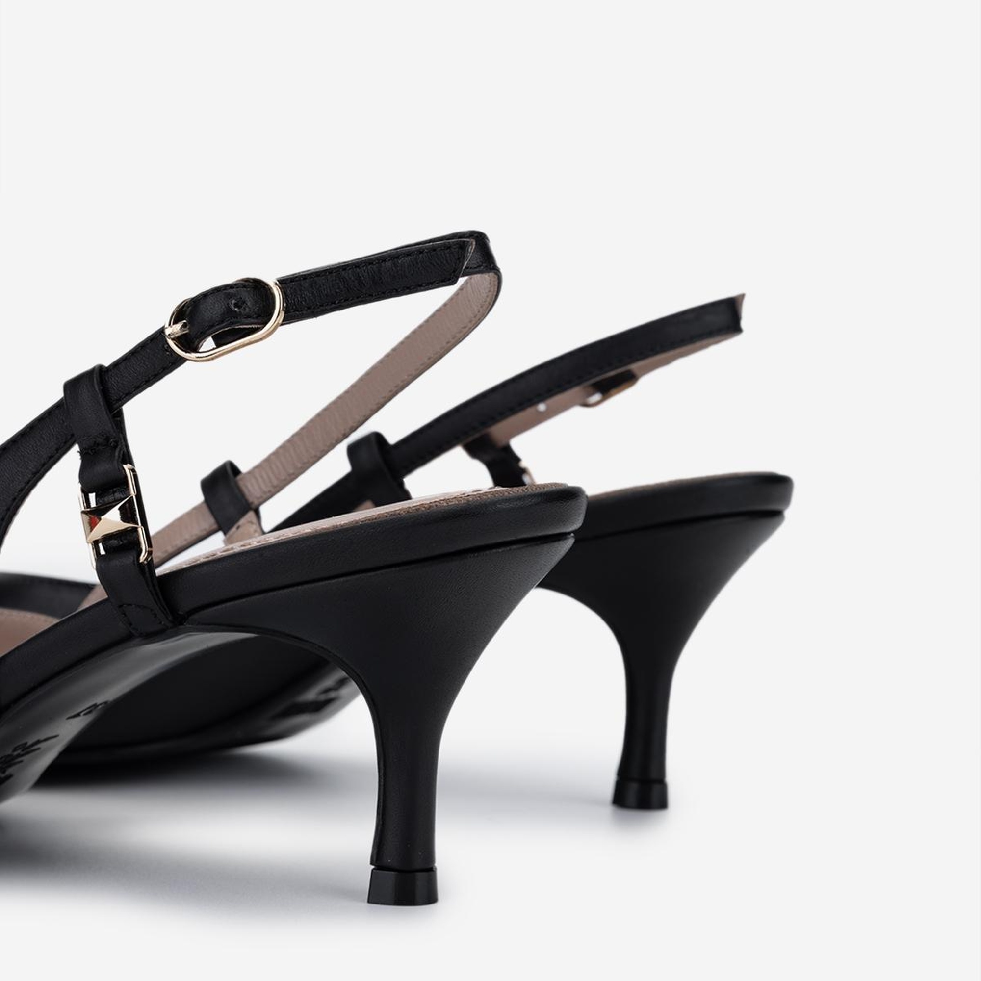 Valmenti Kadın Siyah Deri Topuklu Ayakkabı