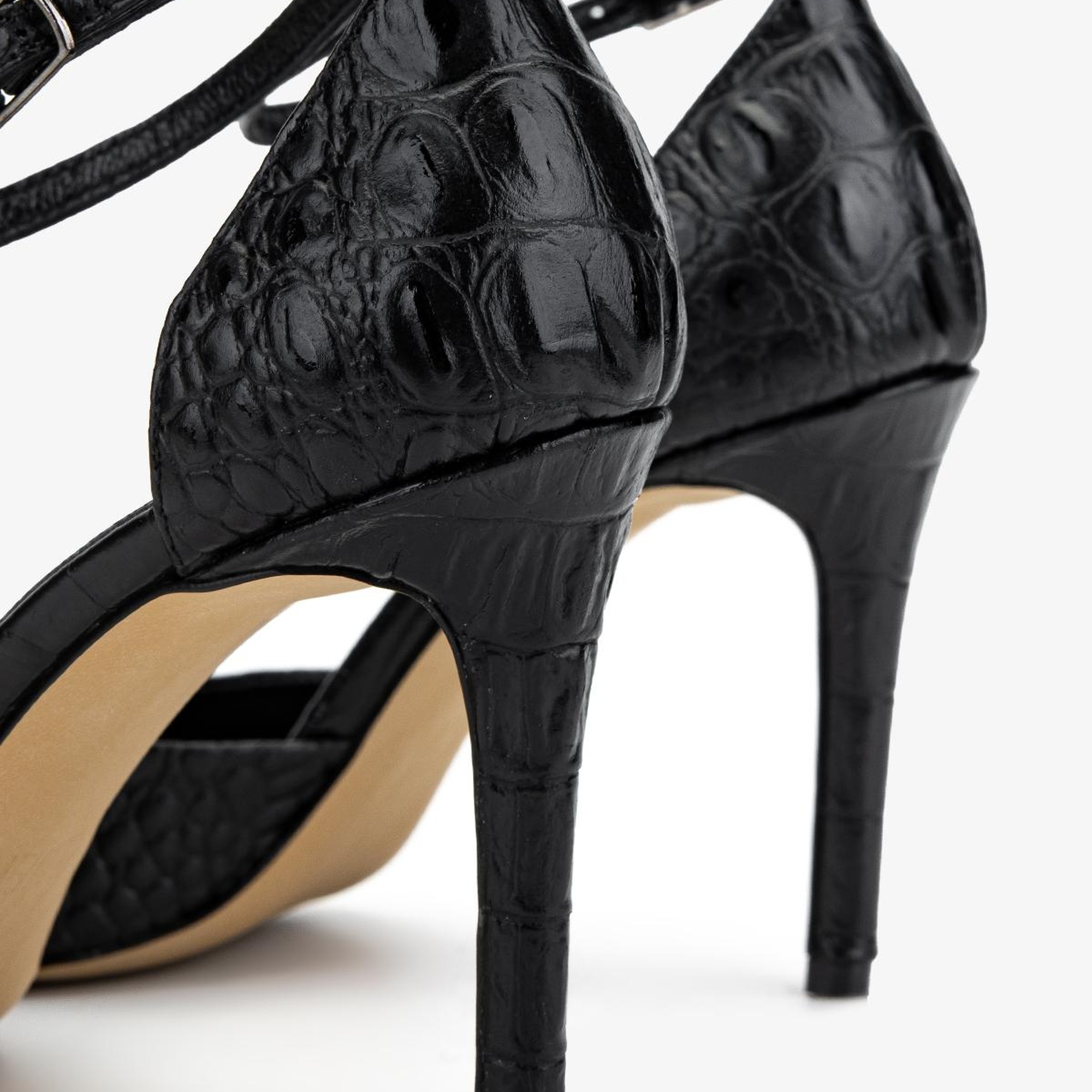 Valmenti Kadın Siyah Topuklu Ayakkabı