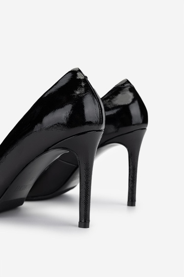  Valmenti Kadın Hakiki Deri Siyah Rugan Topuklu Ayakkabı