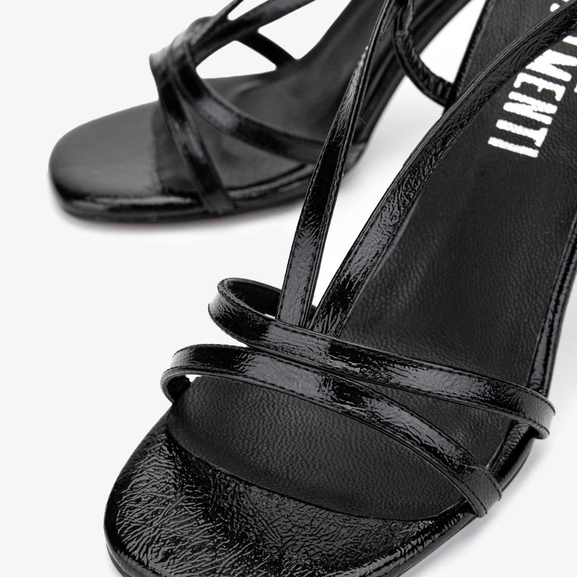 Valmenti Kadın Siyah Rugan Topuklu Ayakkabı