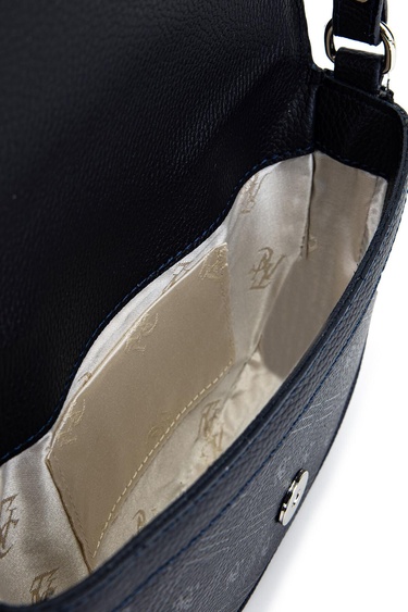  Tamer Tanca Kadın Suni Deri Lacivert Desen Postacı Çanta