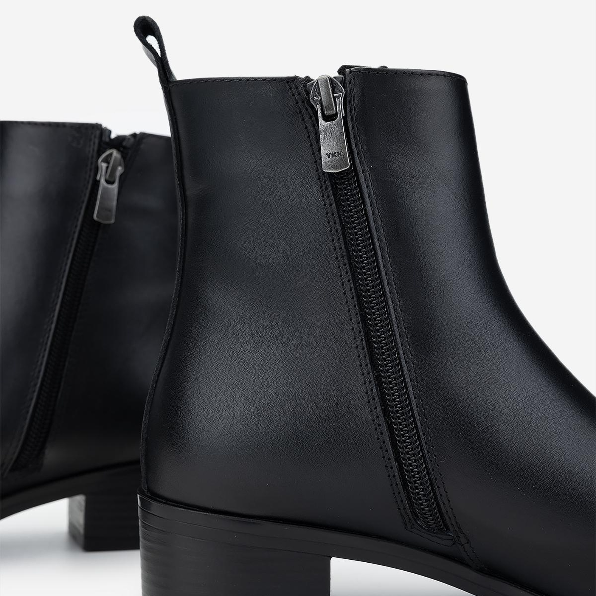 Valmenti Kadın Siyah Deri Topuklu Bot