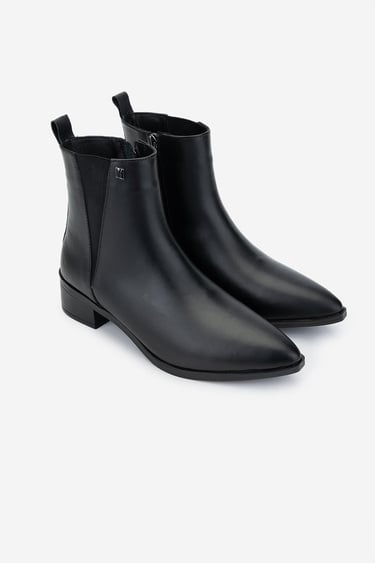  Valmenti Kadın Siyah Deri Topuklu Bot