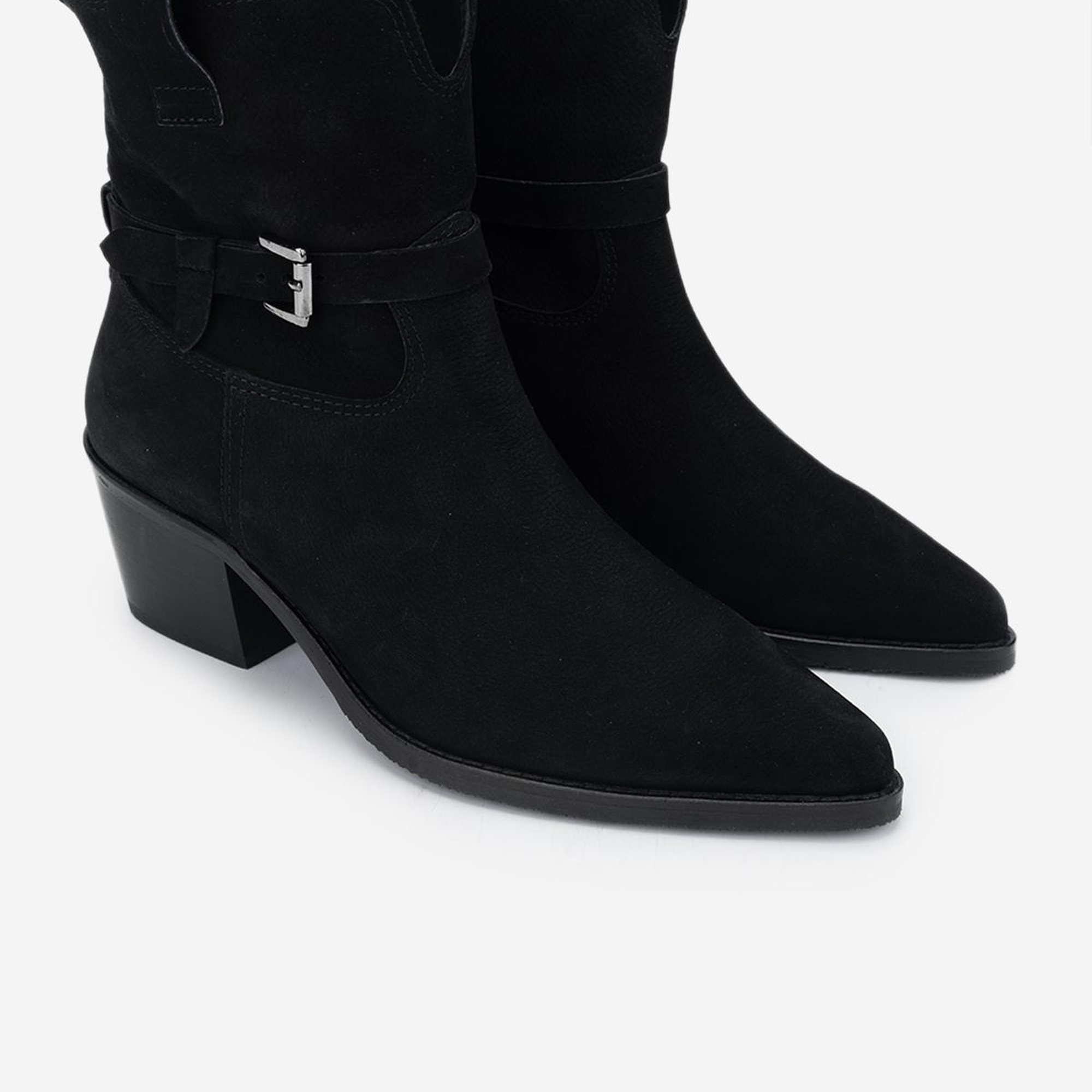 Valmenti Kadın . Siyah Nubuk Topuklu Bot
