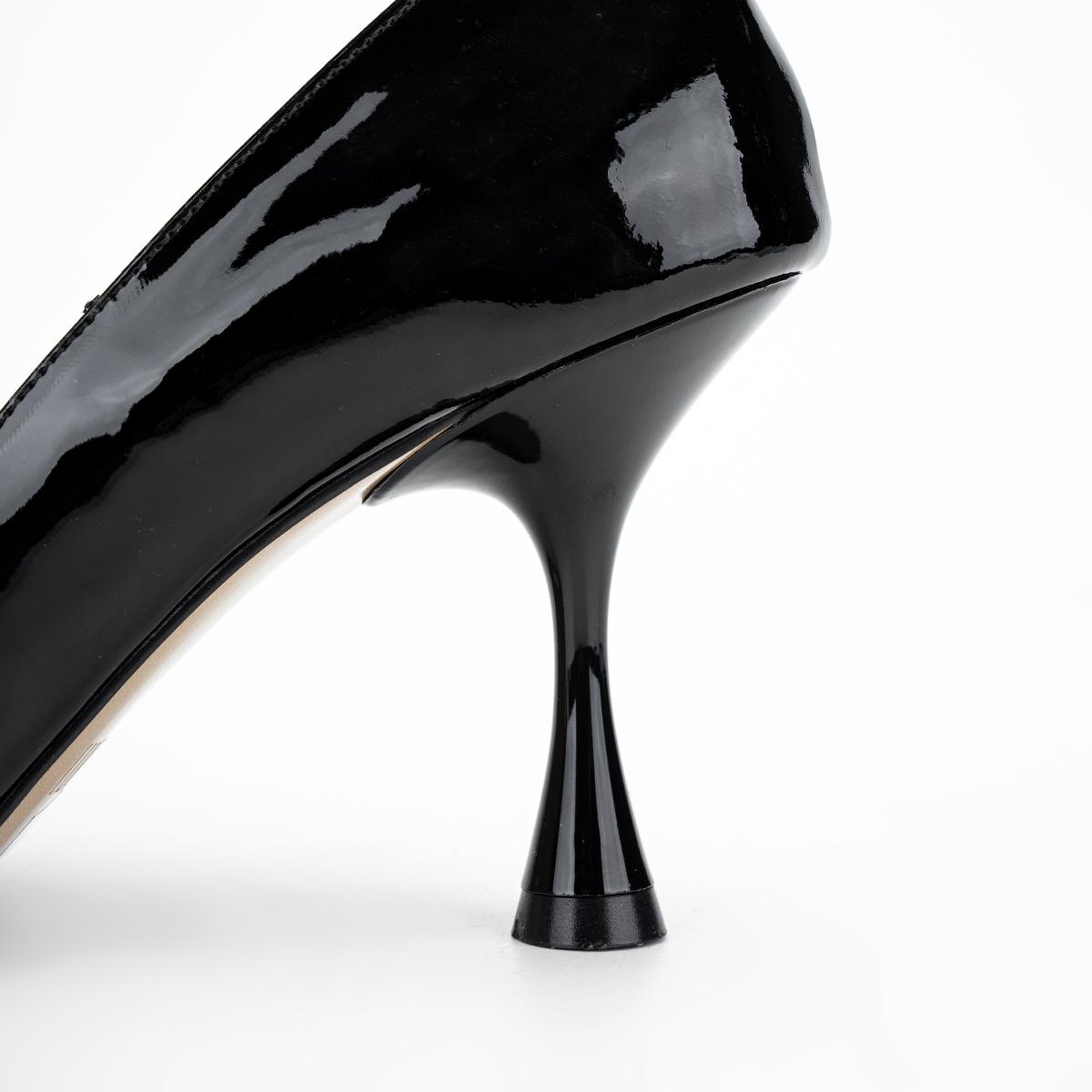 Valmenti Anya Kadın Siyah Rugan Hakiki Deri Topuklu Ayakkabı