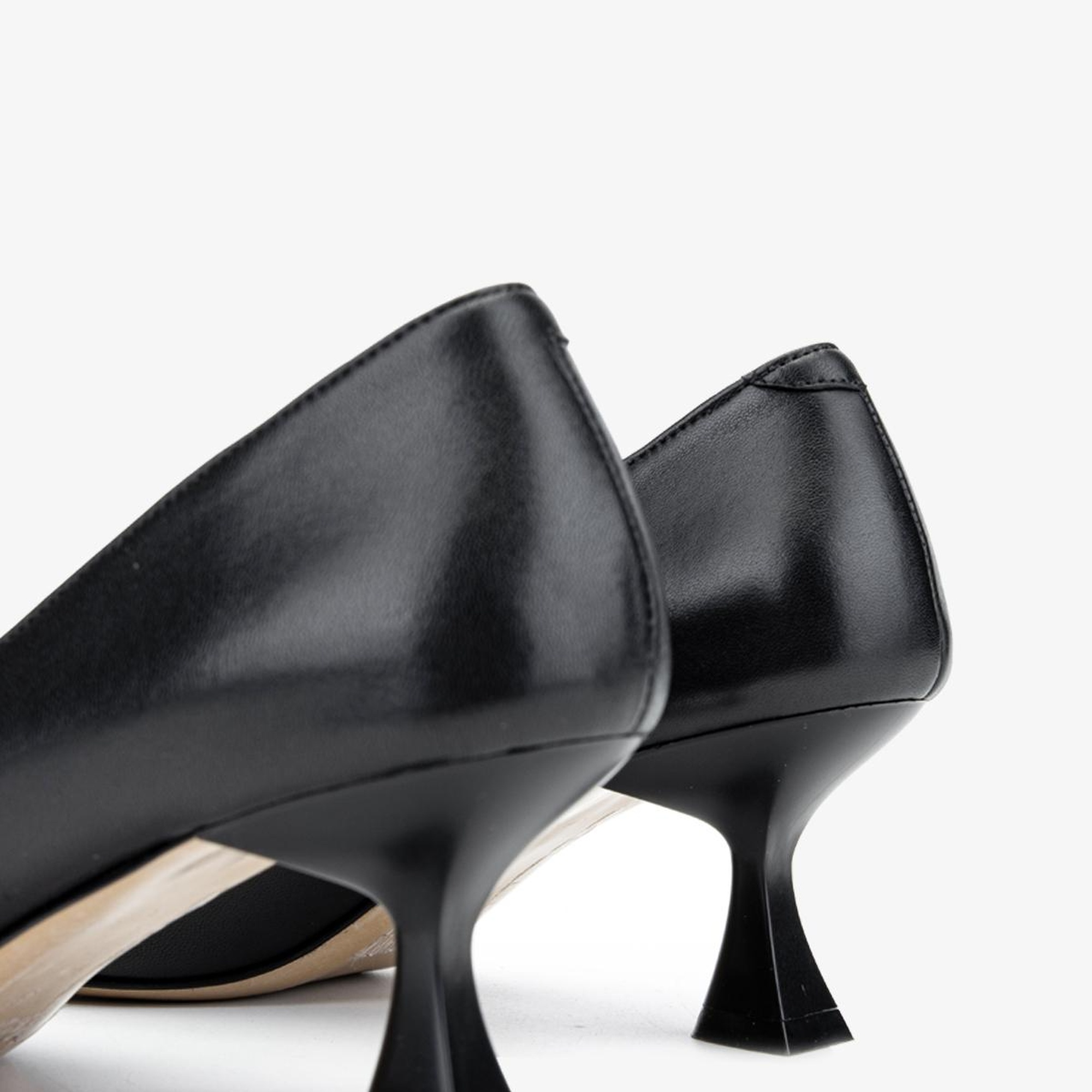 Valmenti Alice Kadın Siyah Hakiki Deri Topuklu Ayakkabı