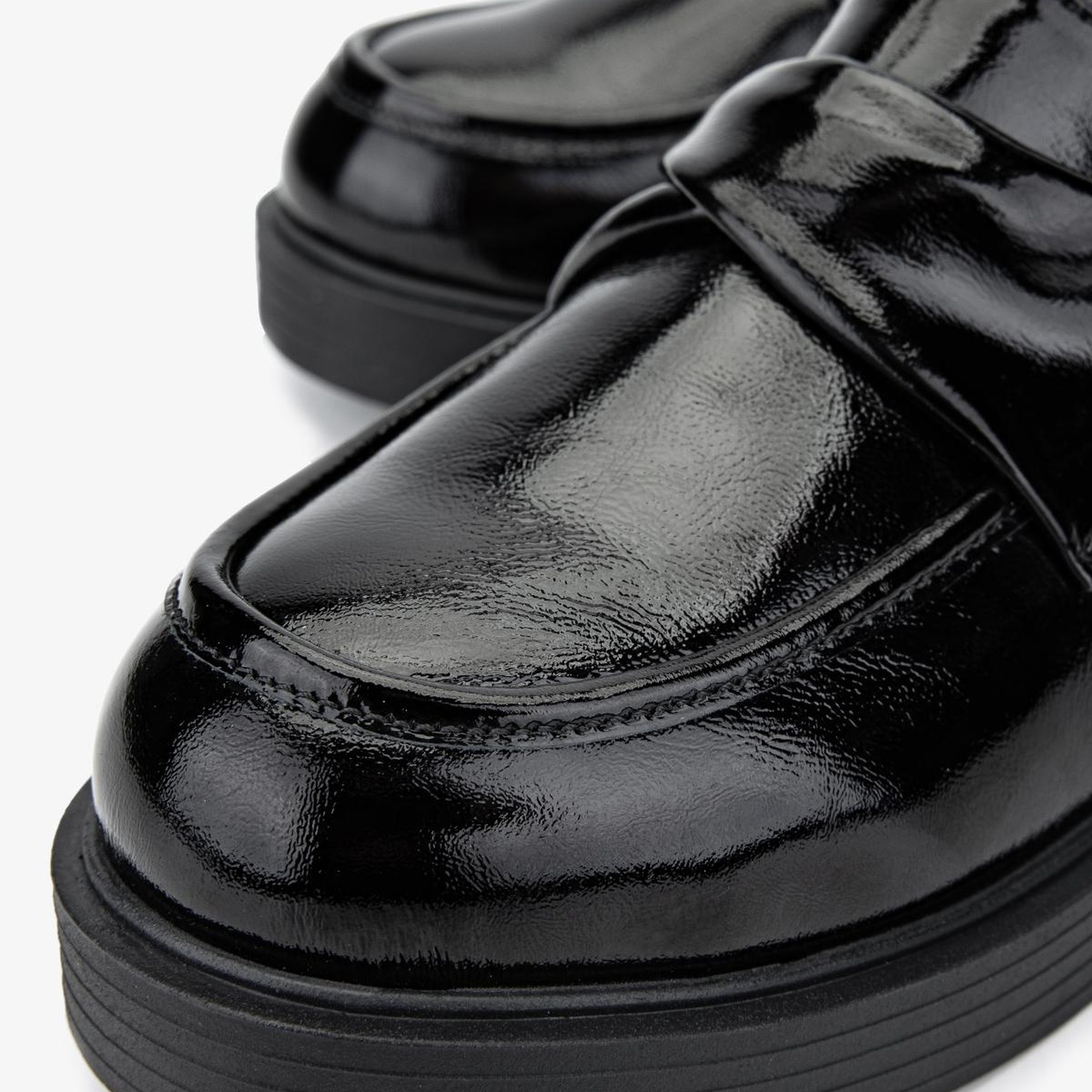 Valmenti Kadın . Siyah Rugan Loafer Ayakkabı