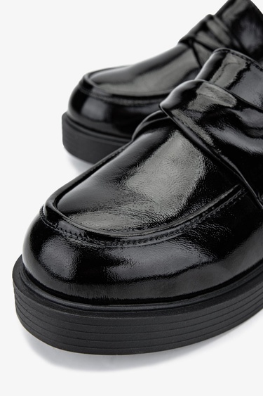  Valmenti Kadın . Siyah Rugan Loafer Ayakkabı