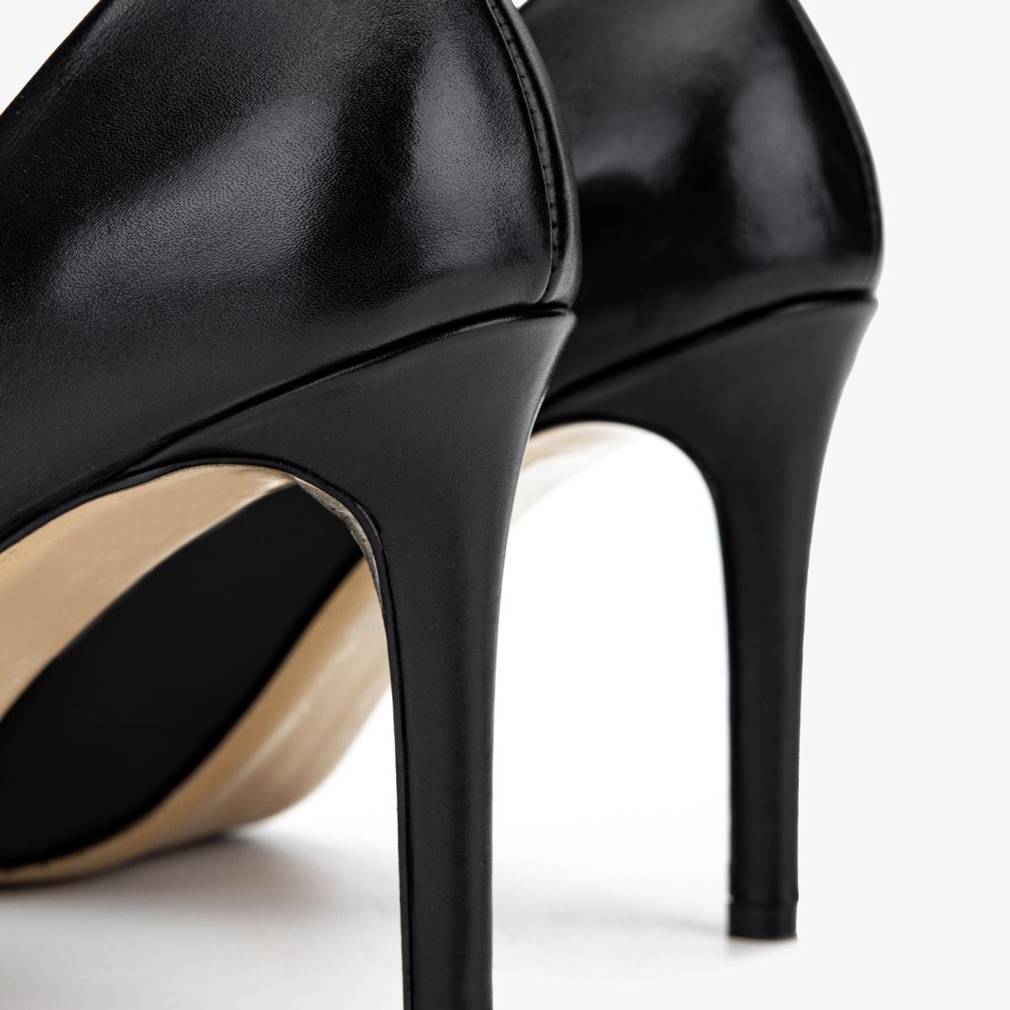 Valmenti Kadın Hakiki Deri Siyah Deri Topuklu Ayakkabı