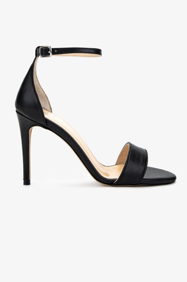  Valmenti Kadın Siyah Deri Topuklu Ayakkabı