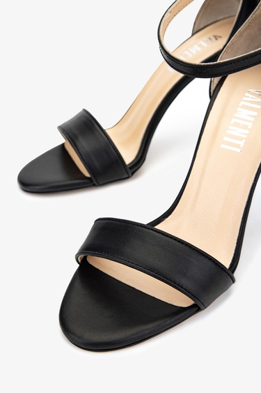  Valmenti Kadın Siyah Deri Topuklu Ayakkabı