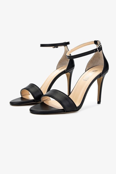  Valmenti Kadın Siyah Deri Topuklu Ayakkabı