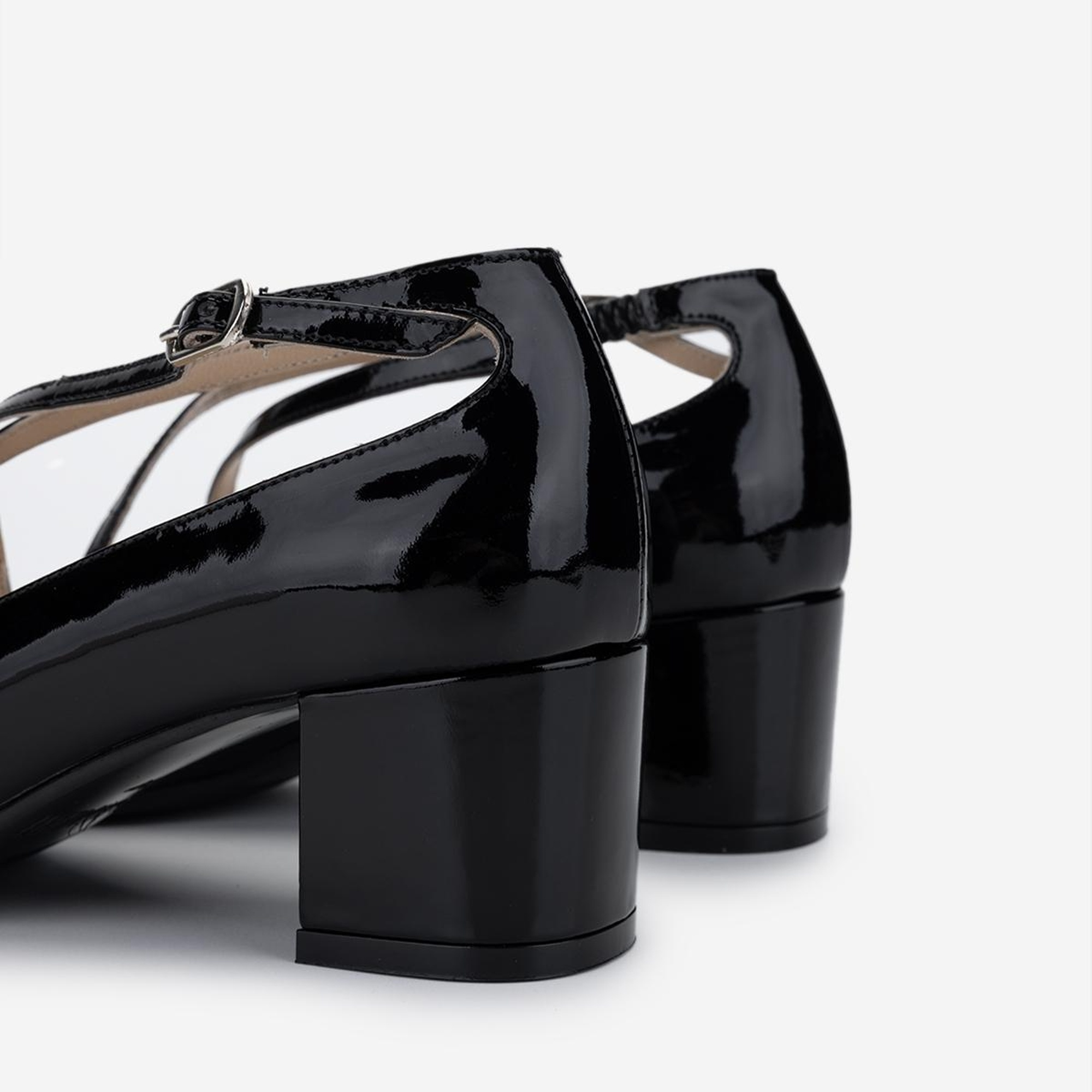 Valmenti Kadın Hakiki Deri Siyah Rugan Topuklu Ayakkabı