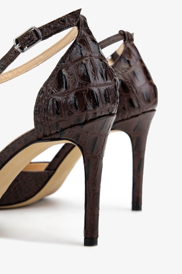  Valmenti Kadın Kahverengi Topuklu Ayakkabı