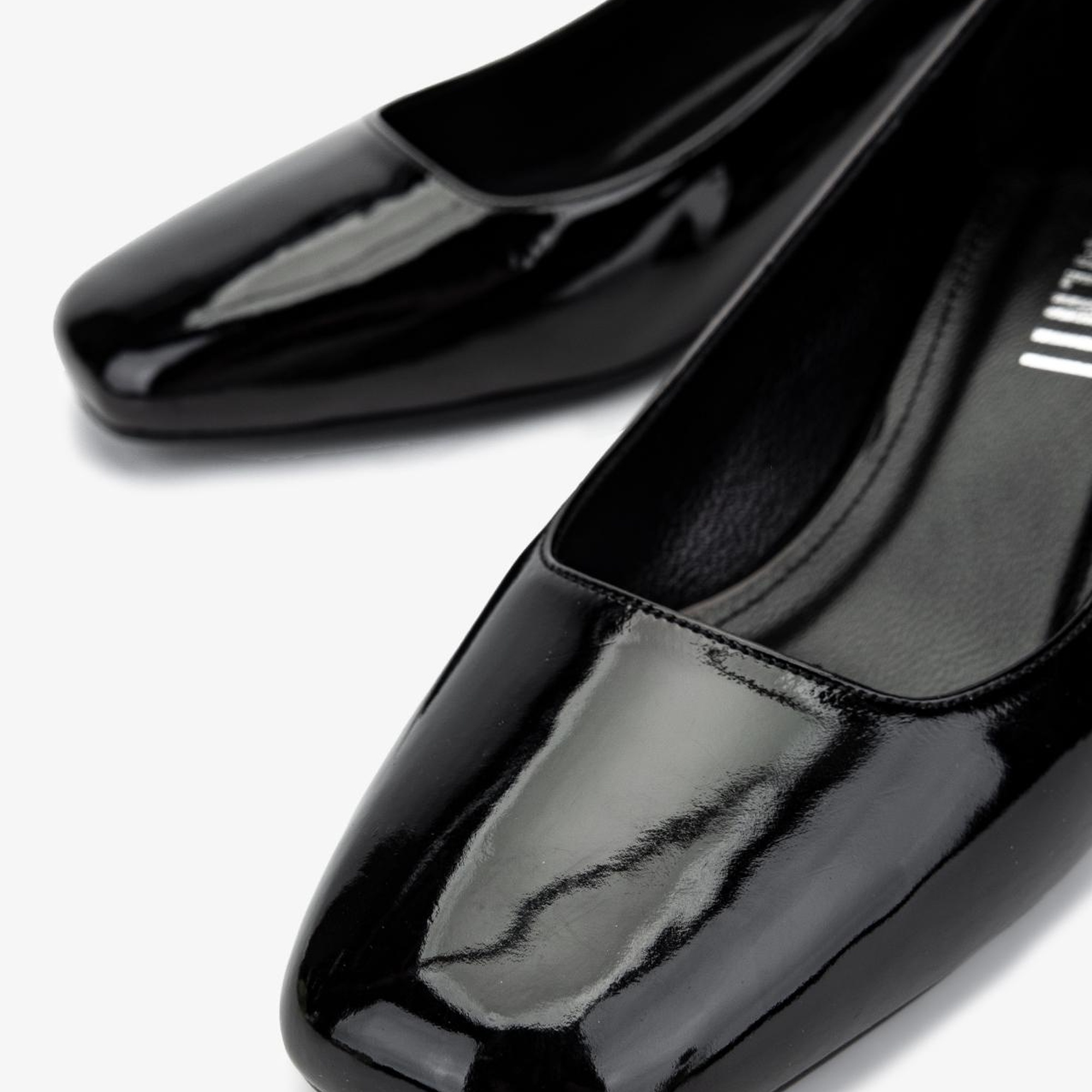 Valmenti Kadın Siyah Rugan Topuklu Ayakkabı