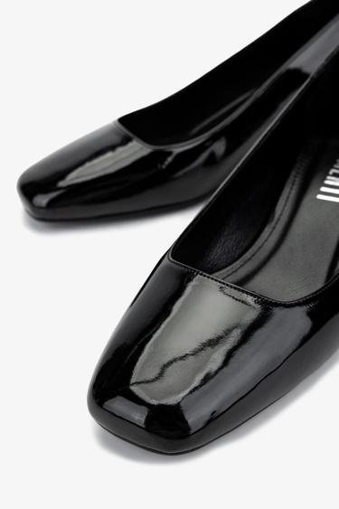  Valmenti Kadın Siyah Rugan Topuklu Ayakkabı