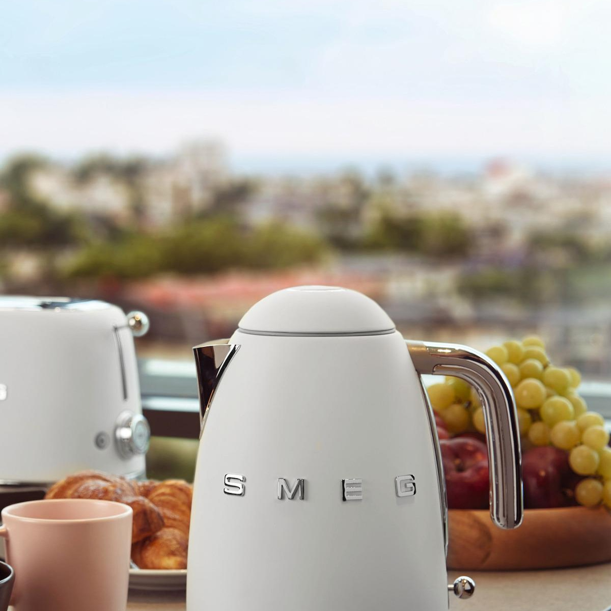 Smeg 50'S Style Retro Mat Beyaz Kettle KLF03WHMEU