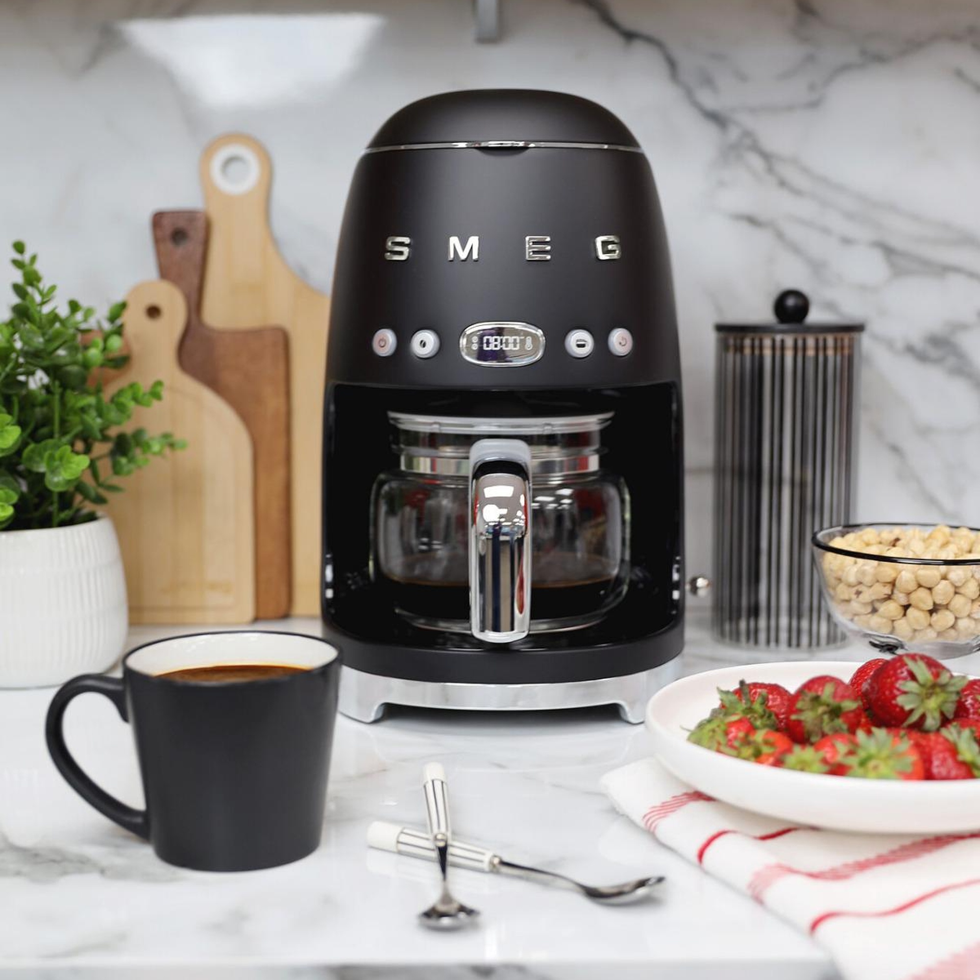 Smeg 50'S Style Mat Siyah Filtre Kahve Makinesi Special Edition