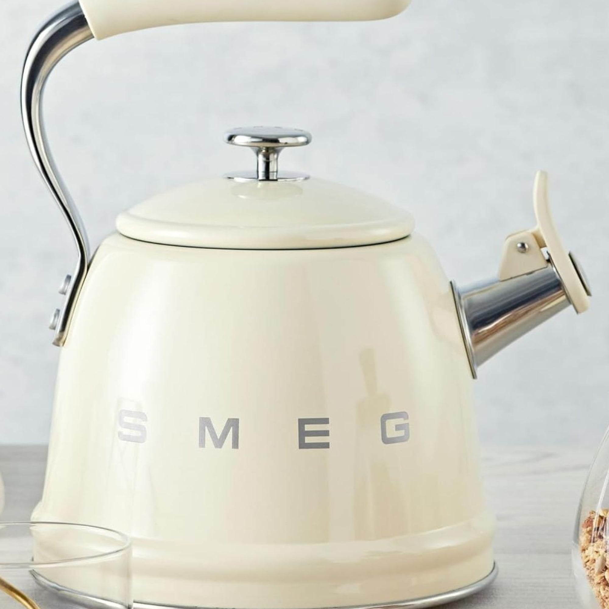 Smeg Cklw2001cr Krem Set Üstü Islık Kettle