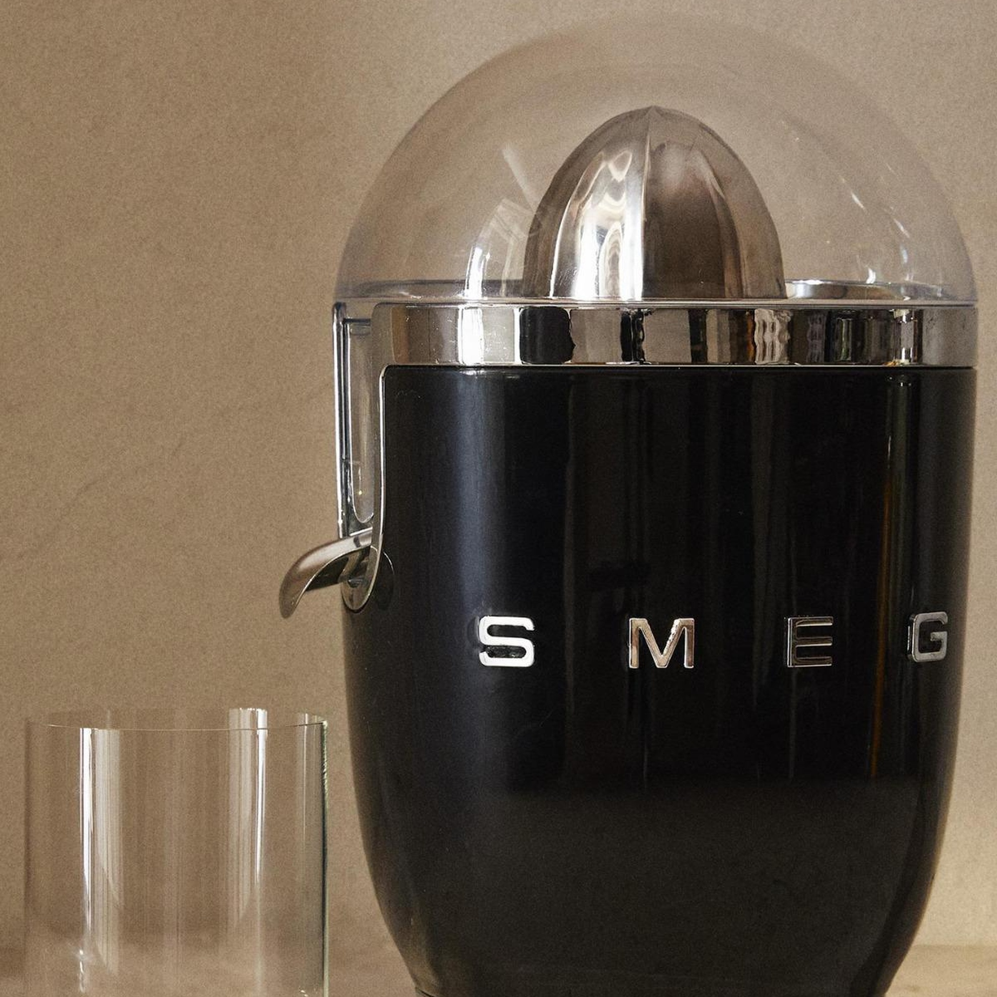 Smeg 50's Style Siyah Narenciye Sıkacağı CJF11BLEU