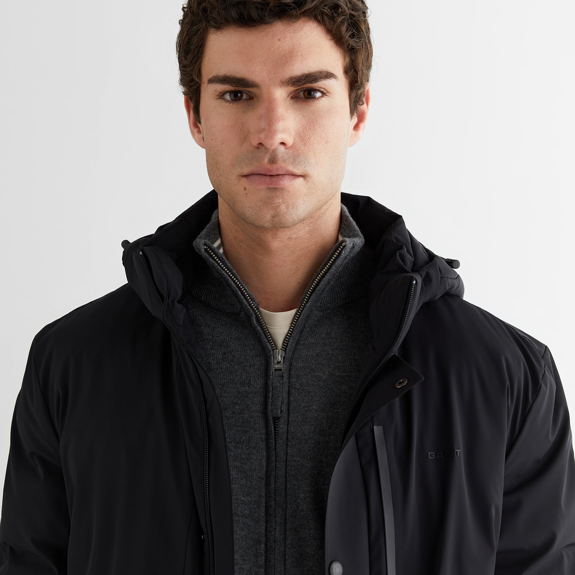 GANT Erkek Siyah Standart Fit Kapüşonlu Mont