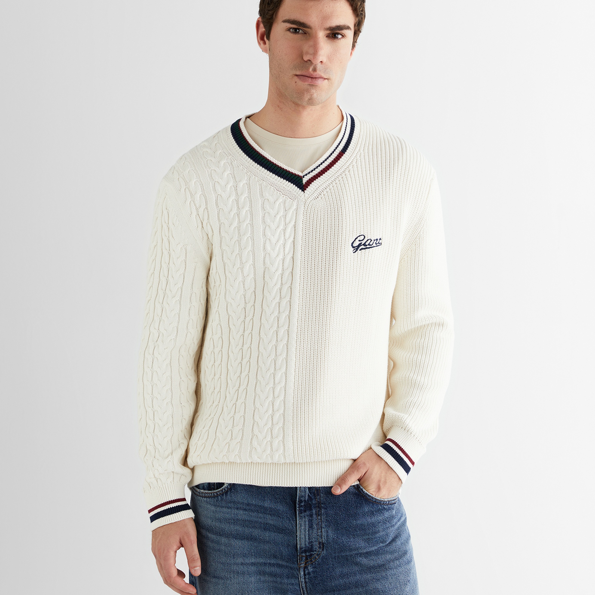 GANT Erkek Beyaz Standart Fit V Yaka Triko