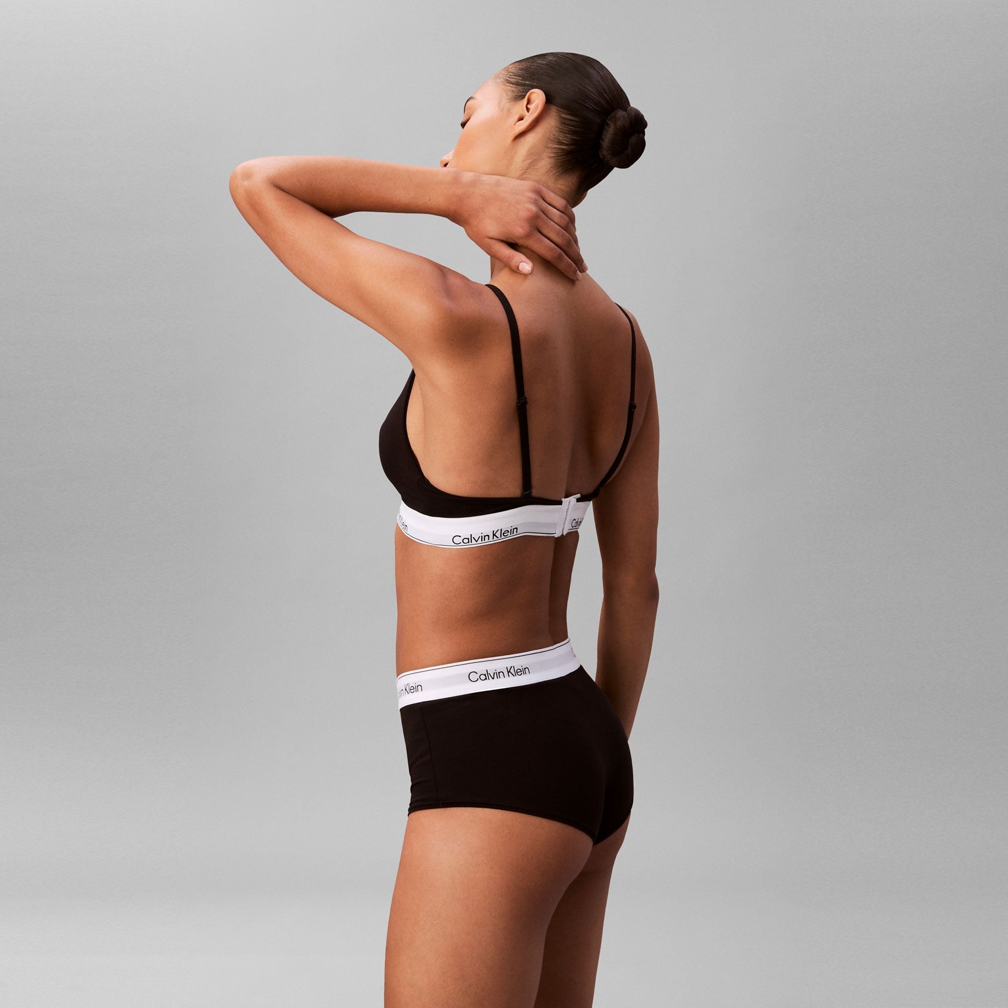 Calvin Klein Kadın Gri Külot