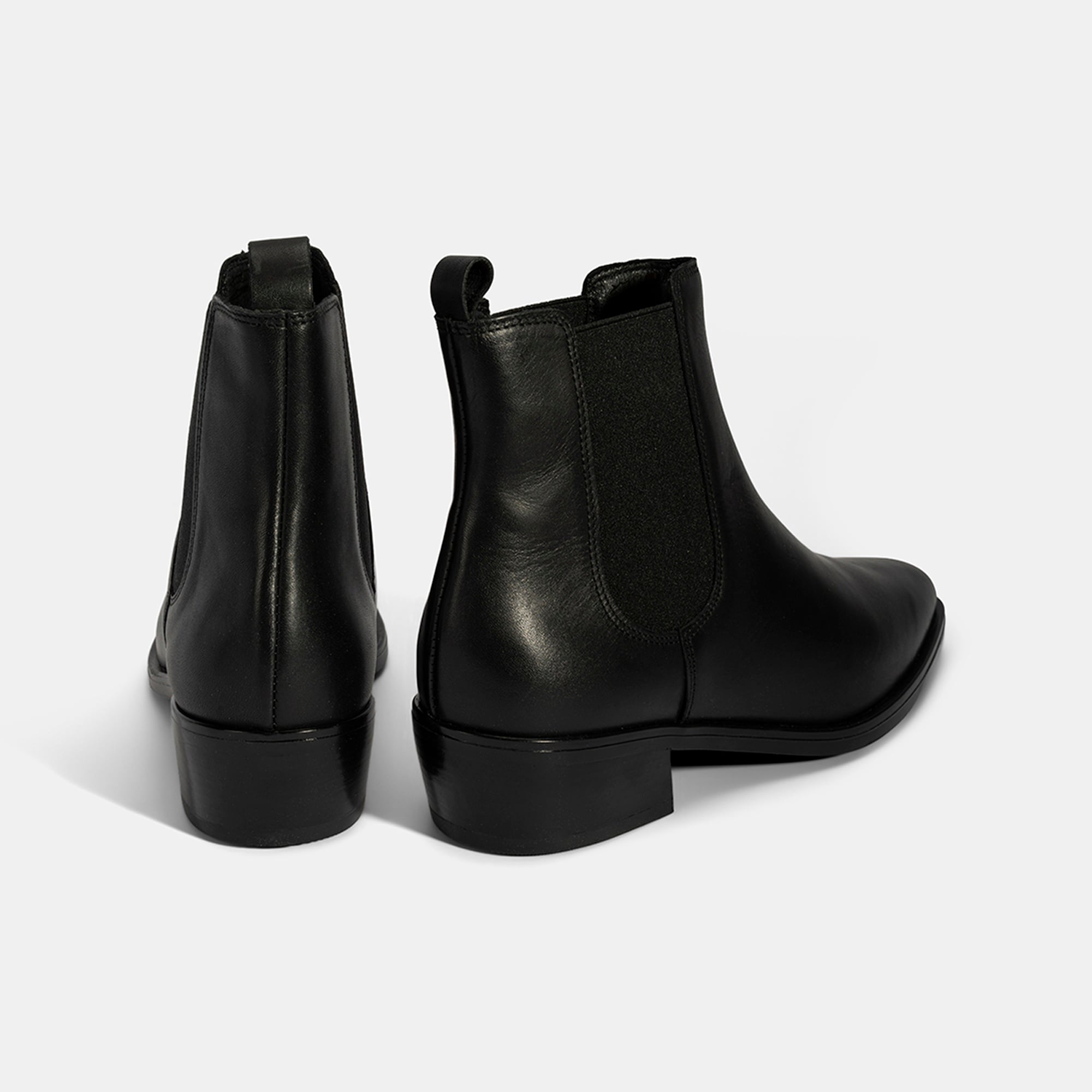 Kadın Siyah Lastik Detaylı Topuklu Deri Bot