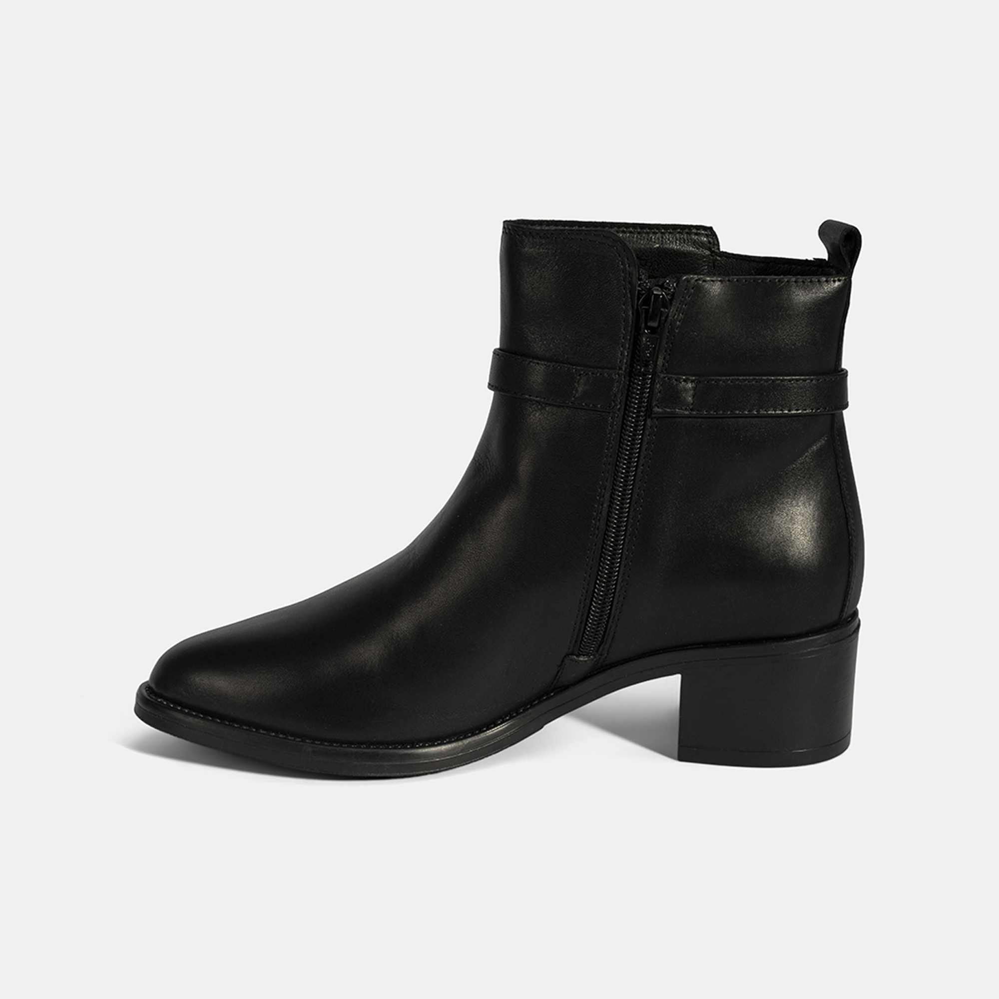 Kadın Siyah Ayarlanabilir Metal Tokalı Topuklu Deri Bot