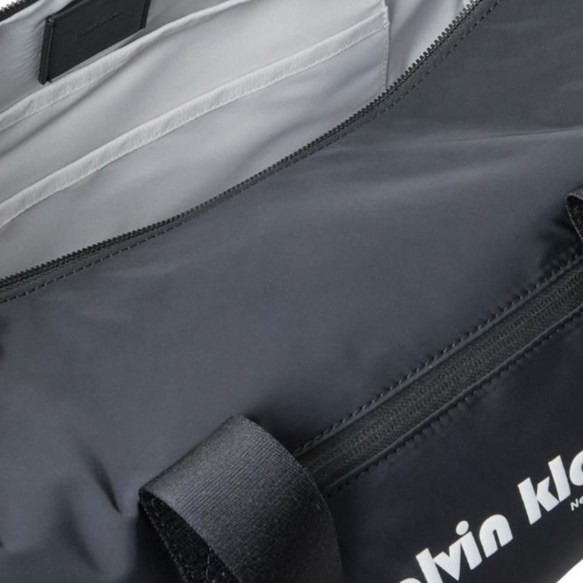 Calvin Klein Graphic Crossbody Erkek Siyah Spor Çantası