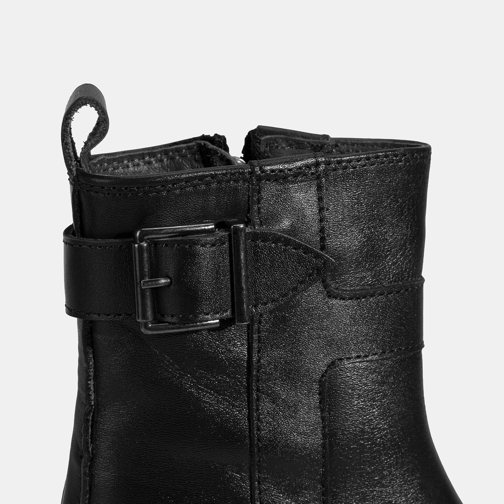 Kadın Siyah Metal Tokalı Deri Bot