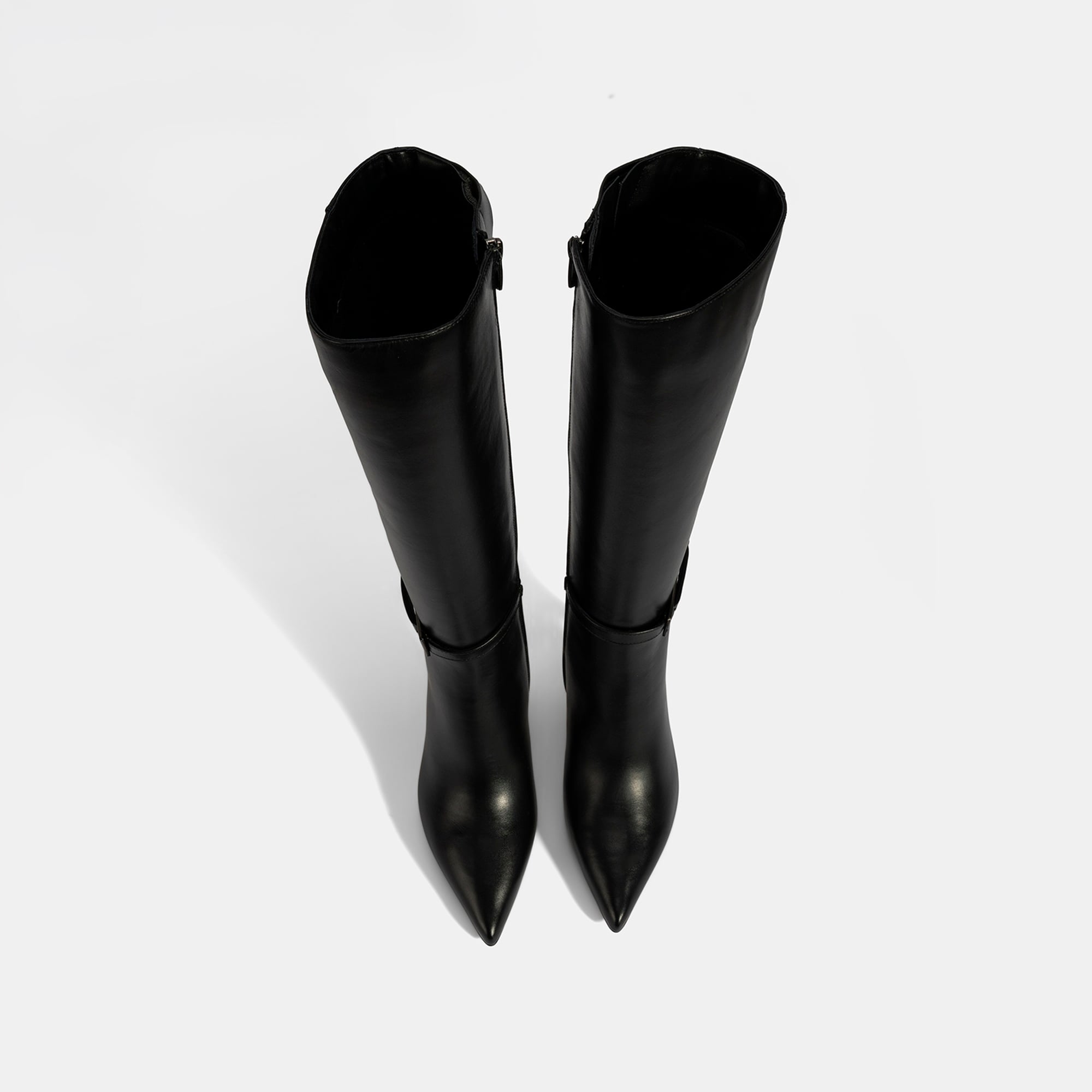 Kadın Siyah Sivri Burunlu İnce Topuklu Deri Çizme