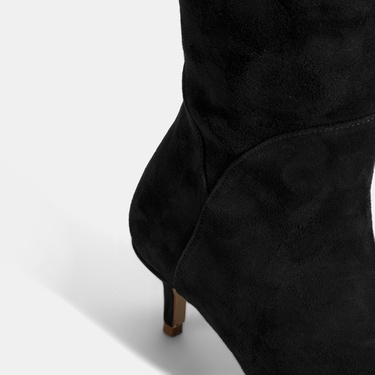  Kadın Siyah Sivri Burunlu İnce Topuklu Süet Çizme