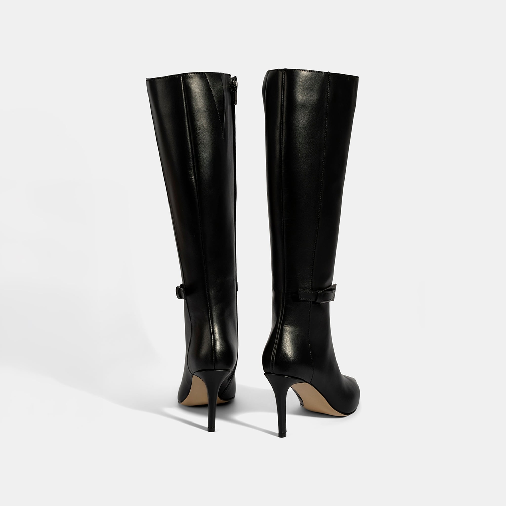 Kadın Siyah Sivri Burunlu İnce Topuklu Deri Çizme
