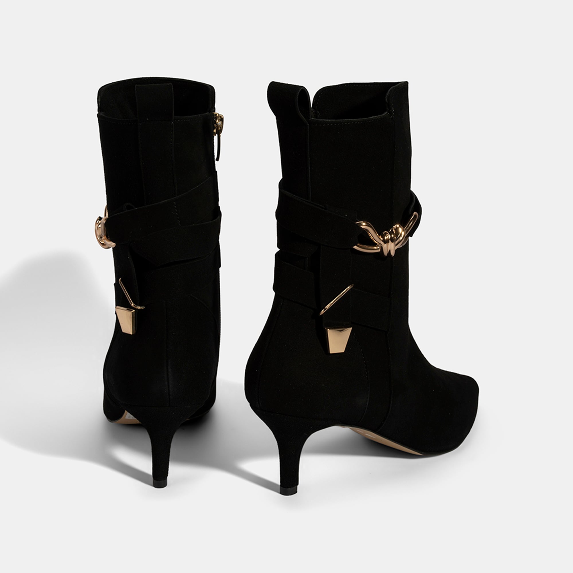 Kadın Siyah Sivri Burunlu İnce Topuklu Süet Çizme