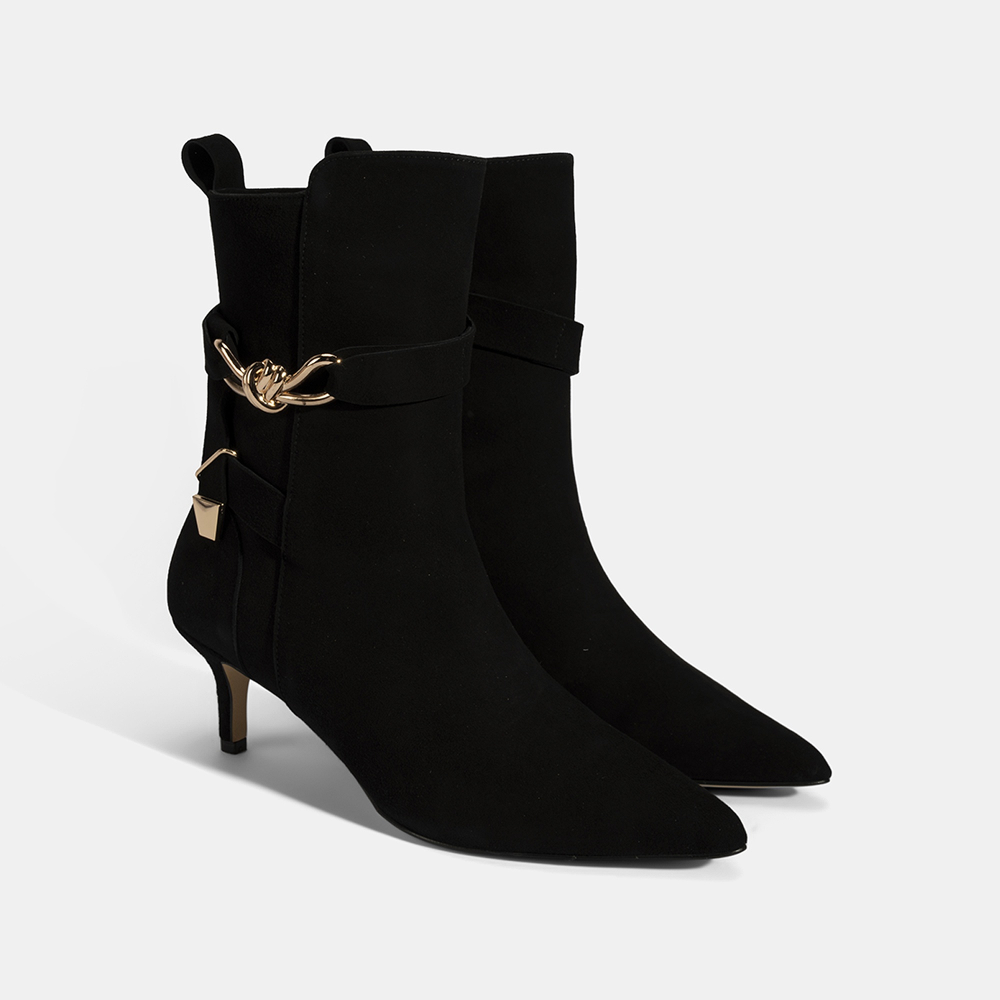 Kadın Siyah Sivri Burunlu İnce Topuklu Süet Çizme