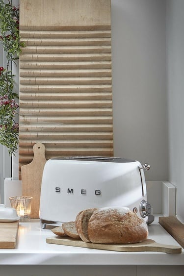  Smeg 50's Style Retro Mat Beyaz Retro 2x1 Ekmek Kızartma Makinesi tsf01whmeu