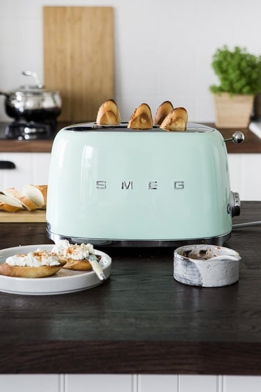  Smeg 50's Style Retro Yeşil Ekmek Kızartma Makinesi TSF01PGEU