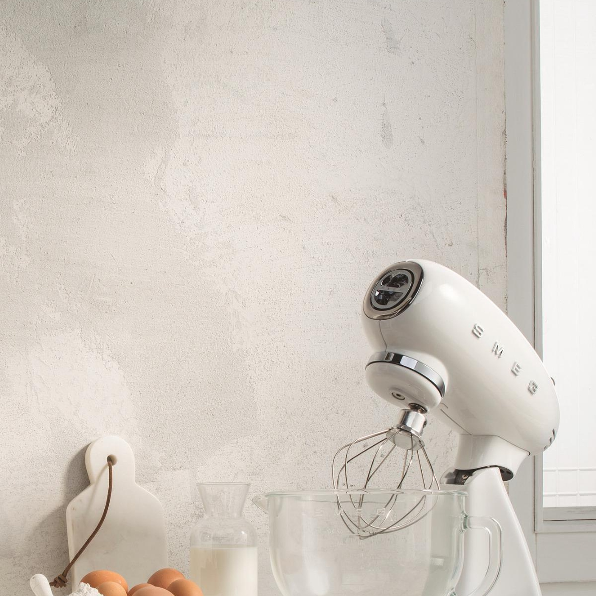 Smeg 50's Style Retro Beyaz Stand Mikser SMF13WHEU
